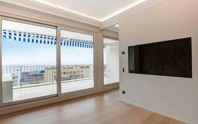 Large one bedroom apartment with sea view