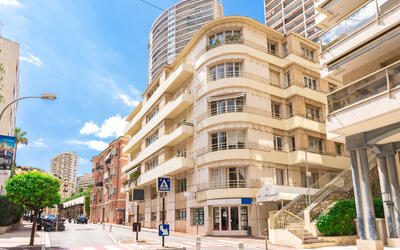 BEAUTIFUL 2 BEDROOMS APARTMENT - GOOD INVESTMENT