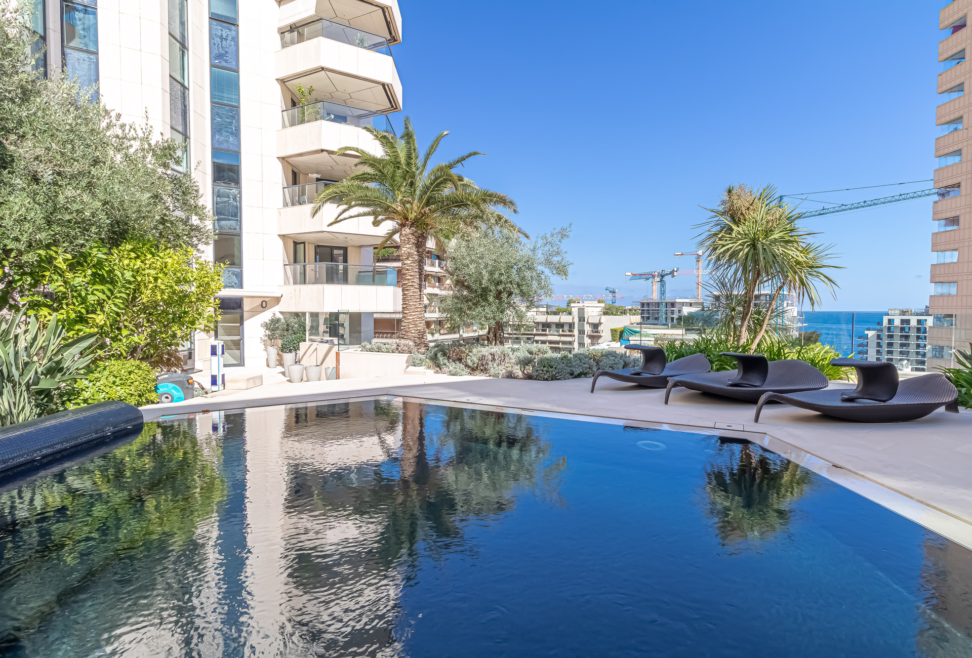 Propriété unique avec jardin et piscine privés - Bureaux à vendre à Monaco