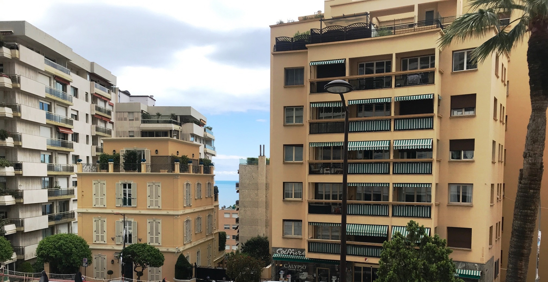 CHARMANT STUDIO USAGE MIXTE ENTIÈREMENT RÉNOVÉ - Bureaux à vendre à Monaco