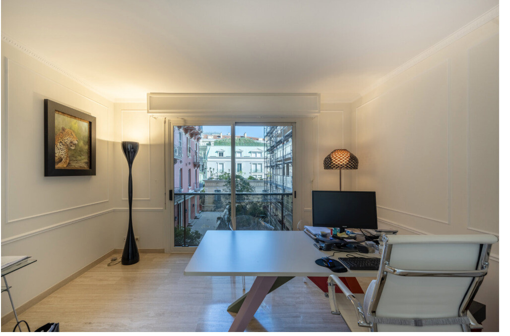 Bureaux, commerces et locaux professionnels à vendre ou à louer à Monaco