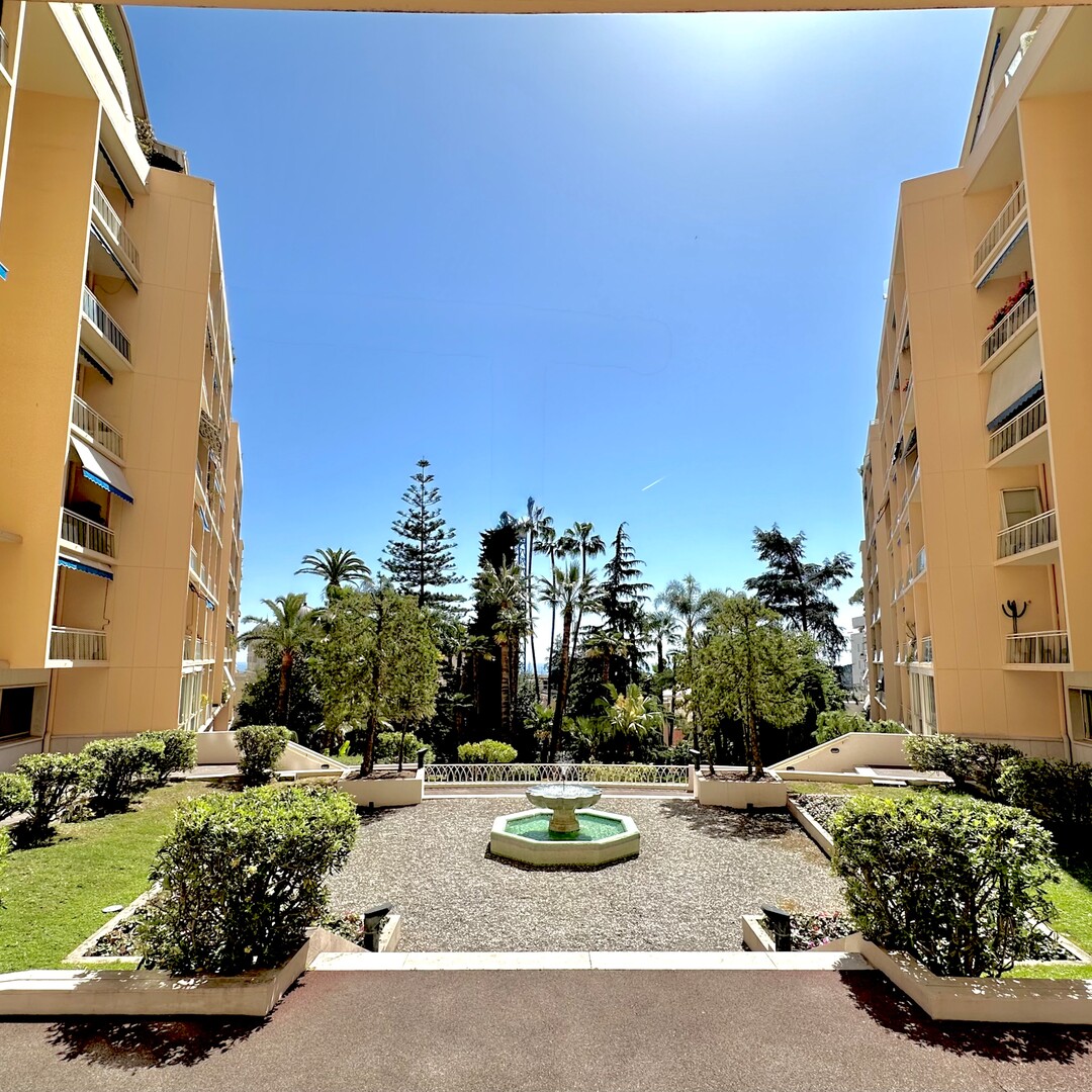 Bureaux, commerces et locaux professionnels à vendre ou à louer à Monaco