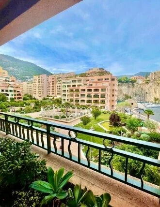 Uffici, negozi e locali professionali in vendita o in affitto a Monaco