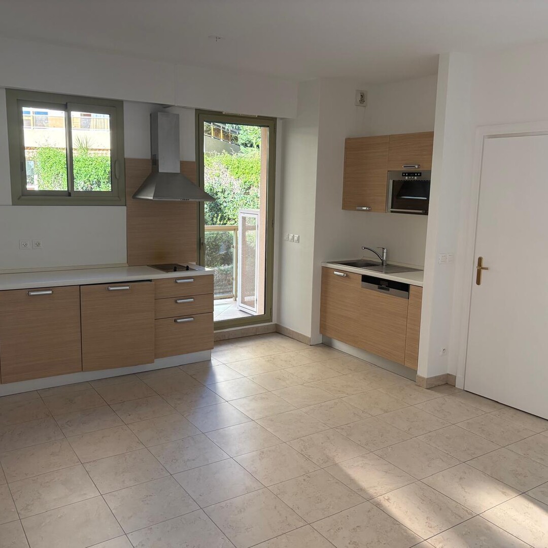 Bureaux, commerces et locaux professionnels à vendre ou à louer à Monaco