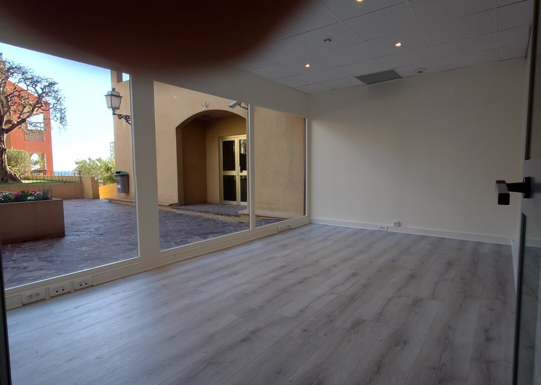 Uffici, negozi e locali professionali in vendita o in affitto a Monaco