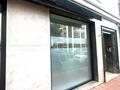 Espace de bureaux avec double vitrine situé sur une rue très passante - Locations de bureaux