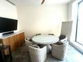 Espace de bureaux avec double vitrine situé sur une rue très passante - Locations de bureaux